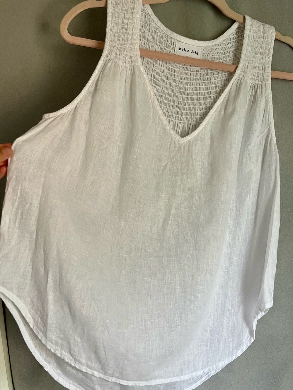 Bella White 100% Linen Sleeveless Blouse Tank Top Smocked Yoke V-Neck Medium